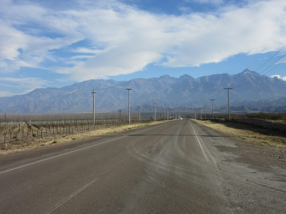 Tunuyan_wikimedia_commons_Gervacio-Rosales-1000x750 - El pueblito de Mendoza con ricos vinos y paisajes de cuento que fue nominado por la ONU Turismo como uno de los más bonitos del mundo