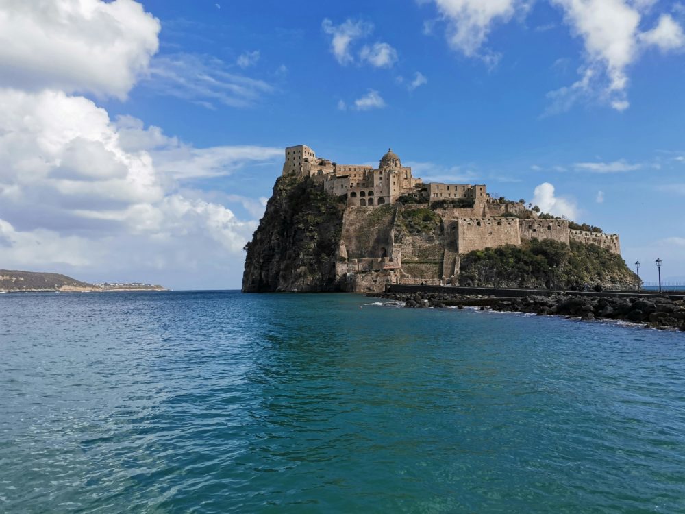castillo_aragones_Ischia-1000x750 - Isquia: una isla paradisíaca escondida en  Italia
