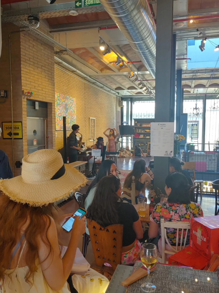 image-38-750x1000 - Barcelona: como un local (adoptivo) por Delfina Arroyo