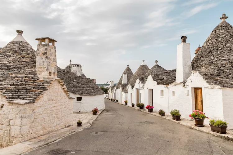 8 mejores lugares para jubilarse en Italia, según expertos locales