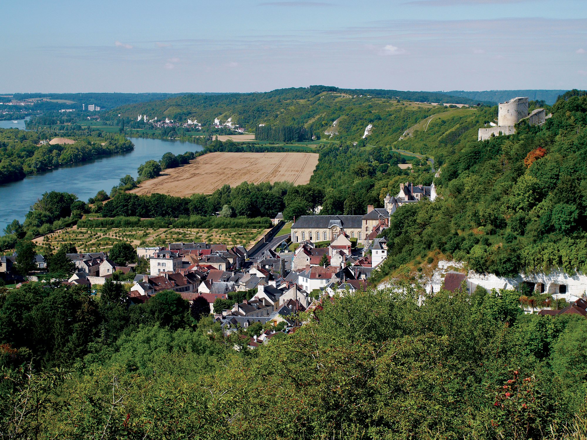 4 Pueblos Bonitos a menos de 100 kms de París para visitar durante los Juegos Olímpicos 4 Pueblos Bonitos a menos de 100 kms de París para visitar durante los Juegos Olímpicos