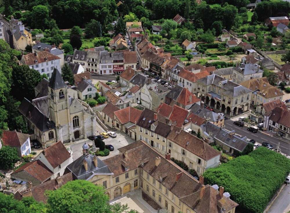 la-roche-guyon-vue-sur-les-toits-1000x734 - 4 Pueblos Bonitos a menos de 100 kms de París para visitar durante los Juegos Olímpicos