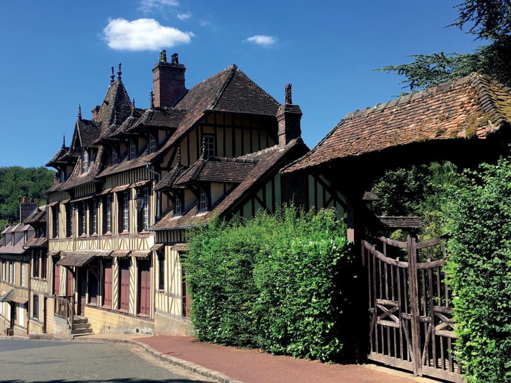 lyons-la-foret-maison-ravel_YqsNLGg-1000x750 - 4 Pueblos Bonitos a menos de 100 kms de París para visitar durante los Juegos Olímpicos