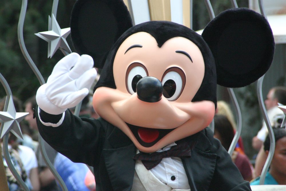 mickey-mouse-1988522-1000x667 - Cómo evitar las largas filas y espera en Walt Disney World