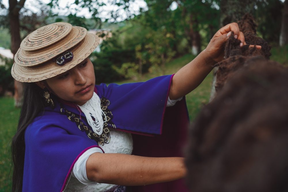 Es la «Suiza de América», está en Colombia y es un pueblito con hermosos lagos entre las montañas y preciosas artesanías de los aborígenes misak