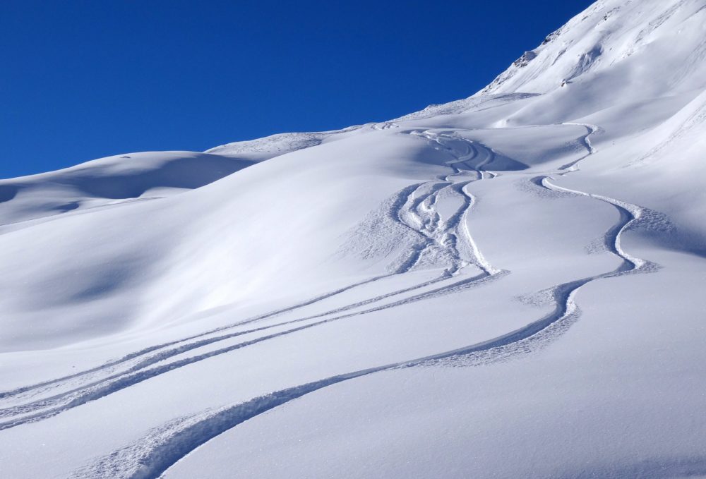 montana-nieve-pixabay-1000x679 - La bonita montaña a unas horas de Nueva York para ir a esquiar de noche y de día con toda la familia
