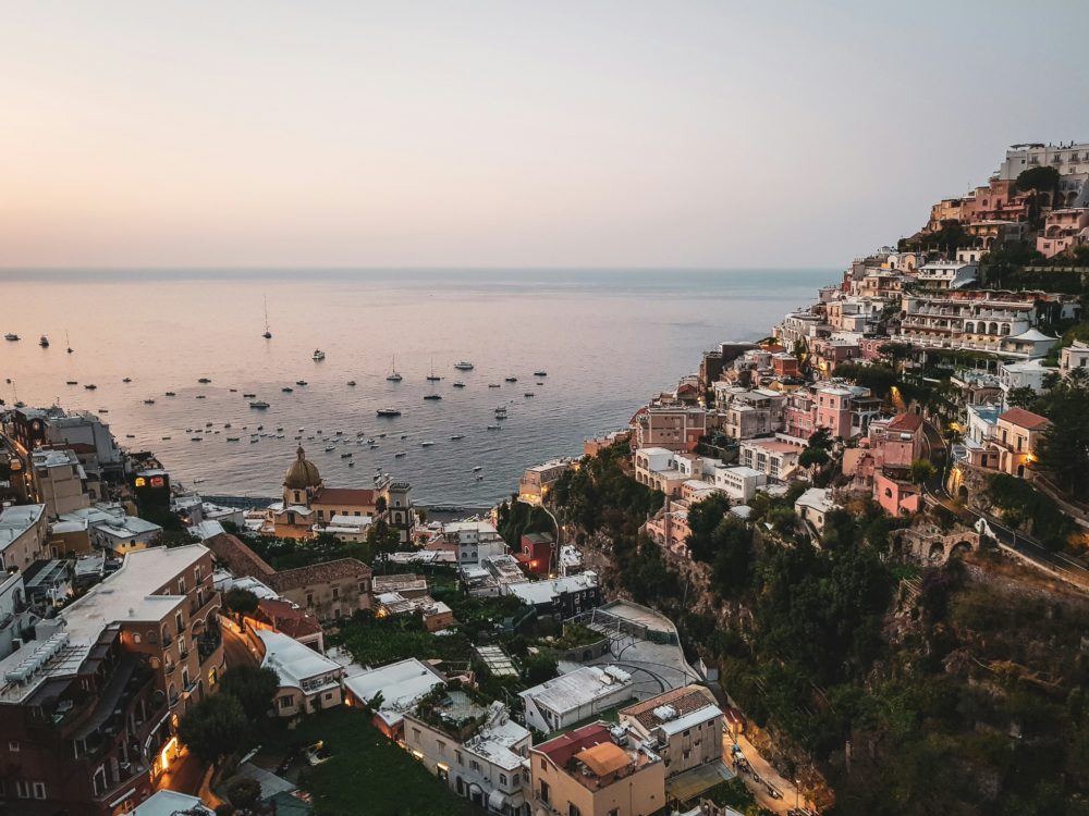 panoramica_Costa_de_Amalfi-1000x750 - Europa en carretera: 5 rutas épicas para este verano