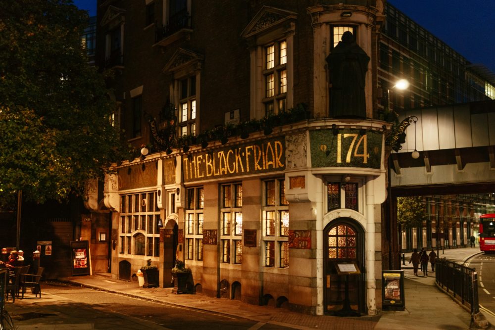 pubs_mas_antiguos_de_Londres_3-1000x667 - Estos son 5 de los pubs más antiguos de Londres