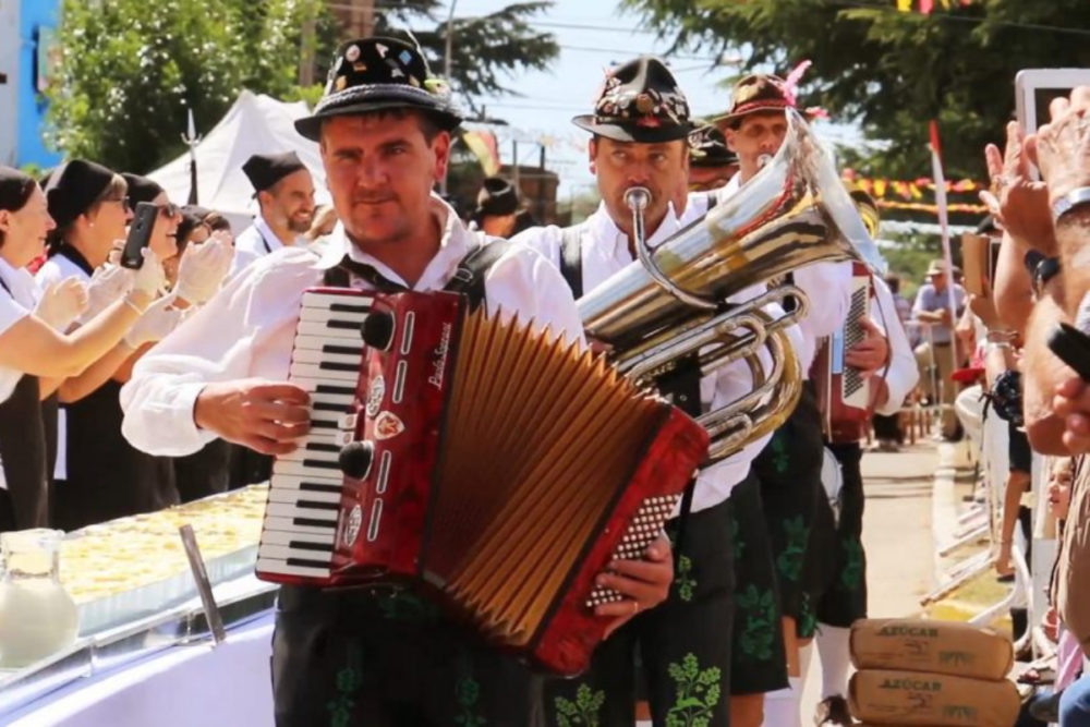 El hermoso pueblito alemán a 6 horas de la Ciudad de Buenos Aires con preciosas callecitas para recorrer y fiestas en honor al strudel y a las tradiciones coloniales