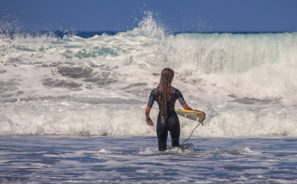 surf_palomino_pixabay-1000x620 - Cuál es el hermoso pueblito de Colombia que combina playas y sierras y puedes practicar deportes extremos