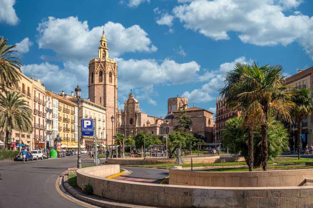 valencia-Pixabay-1000x667 - 5 ciudades de España para ver las artesanías en cerámica más bonitas y coloridas