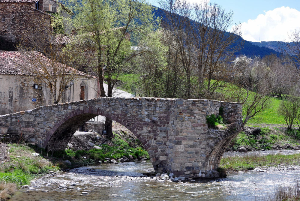 vilaller3-1000x670 - El hermoso Pueblo Mágico de España con bellos paisajes naturales y callecitas para recorrer a 2 horas de Huesca