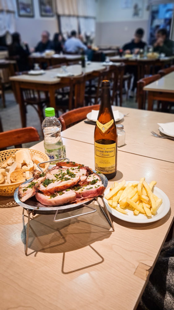 20240614_213757-563x1000 - Una escapada de fin de semana (extra largo) a Mar del Plata