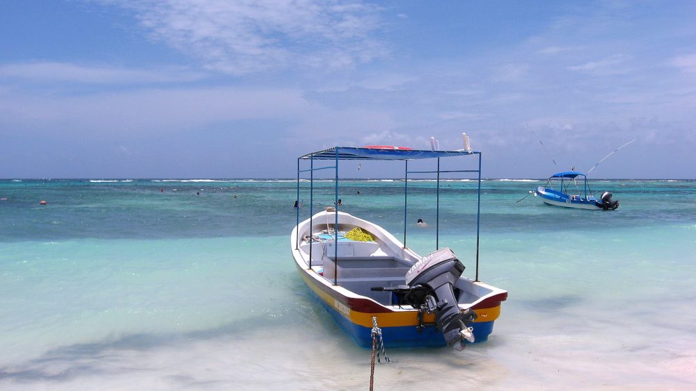 4932230492_316b01b68d_k-1000x563 - Qué ver en Akumal, la hermosa playa de la Riviera Maya