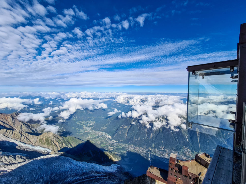 Aiguille_du_Midi_Skywalk_2-1000x750 - Puentes de cristal y otros miradores con vistas increíbles