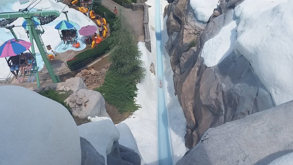 Blizzard_Beach_Disney_Water_Park_wikimedia_commons_Ivan-Curra2-1000x563 - Las principales atracciones de Disney's Blizzard Beach: un divertido parque para disfrutar con los niños