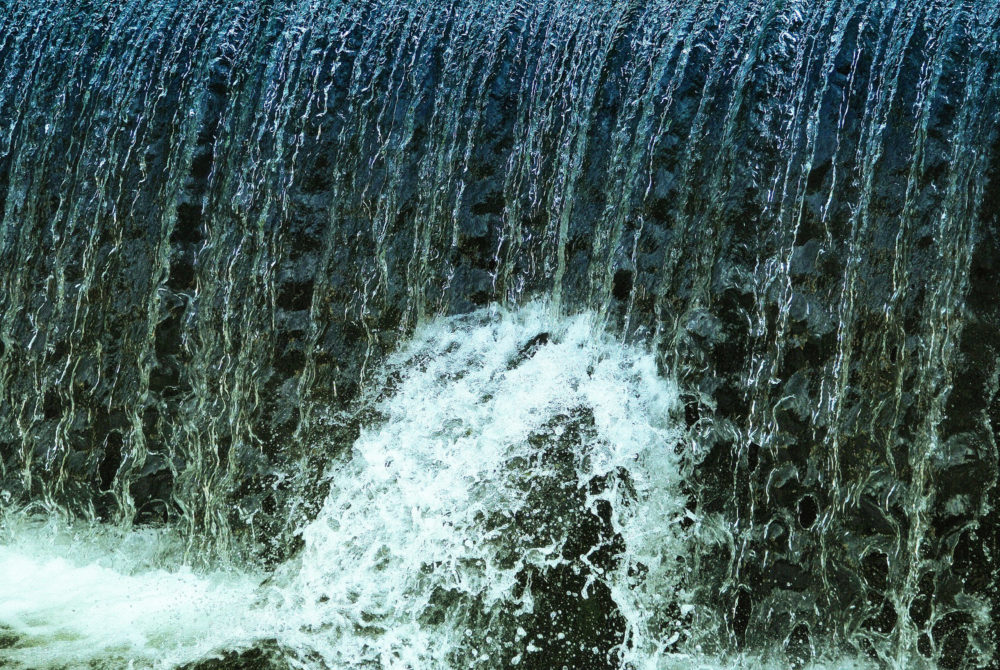 El curioso atajo de Nueva York oculto en una cascada que pocos conocen y une dos calles importantes