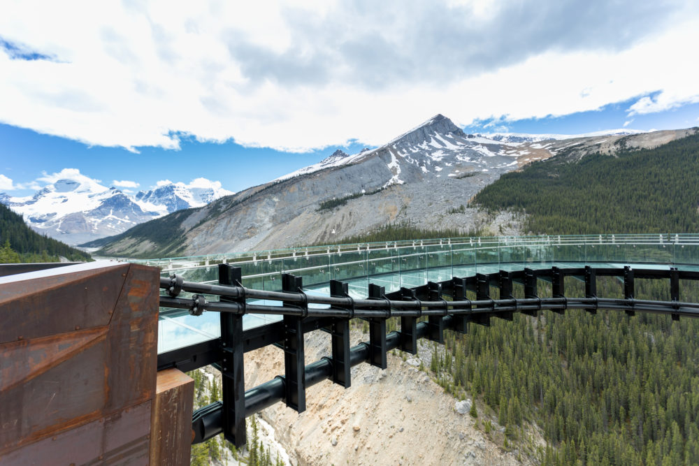 Columbia_Icefield_Skywalk-1000x667 - Puentes de cristal y otros miradores con vistas increíbles