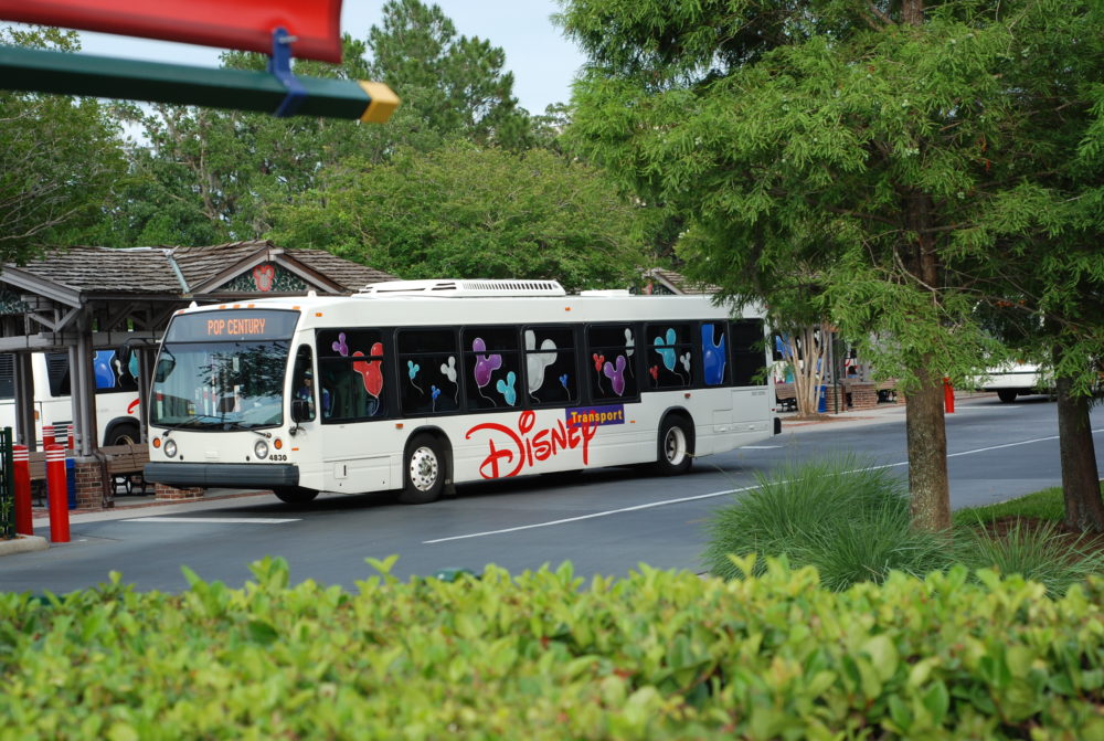 Disney_bus_in_Walt_Disney_World_wikimedia_commons_Manop-1000x671 - Excursiones VIP privadas en Walt Disney World: qué incluyen, cuánto cuestan y cómo se pueden reservar