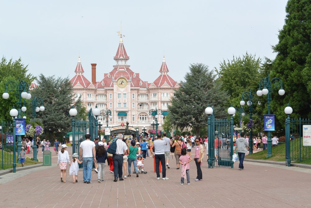 Disneyland_Park_wikimedia_commons_flightlog-1-1000x670 - Todos los beneficios y descuentos en Disneyland París del Magic Key