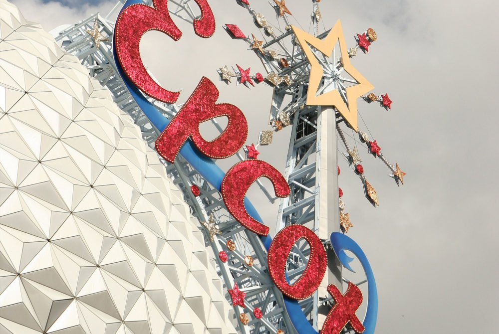 Epcot2-1000x670 - El restaurante para fanáticos del espacio y las estrellas en Epcot en Walt Disney World que deslumbra a los más pequeños