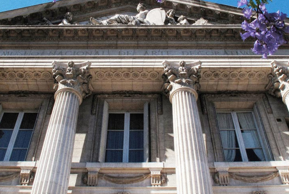 Fachada-Museo-Arte-Decorativo-1000x670 - Es uno de los museos más hermosos de la Ciudad de Buenos Aires, es un palacio muy lujoso y se puede hacer un brunch delicioso con mucha clase