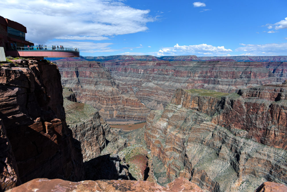 Grand_Canyon_West_Skywalk-1000x668 - Puentes de cristal y otros miradores con vistas increíbles