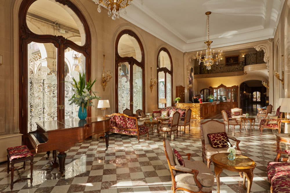 Hotel-Regina-Louvre3-1000x667 - Mes del Orgullo: 5 de los mejores hoteles LGBTQ+ Friendly del mundo