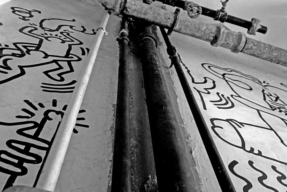Keith-Haring2-1000x670 - La obra de arte escondida en un edificio de Greenwich Village en Nueva York que casi nadie conoce y es de un importante artista de los 80