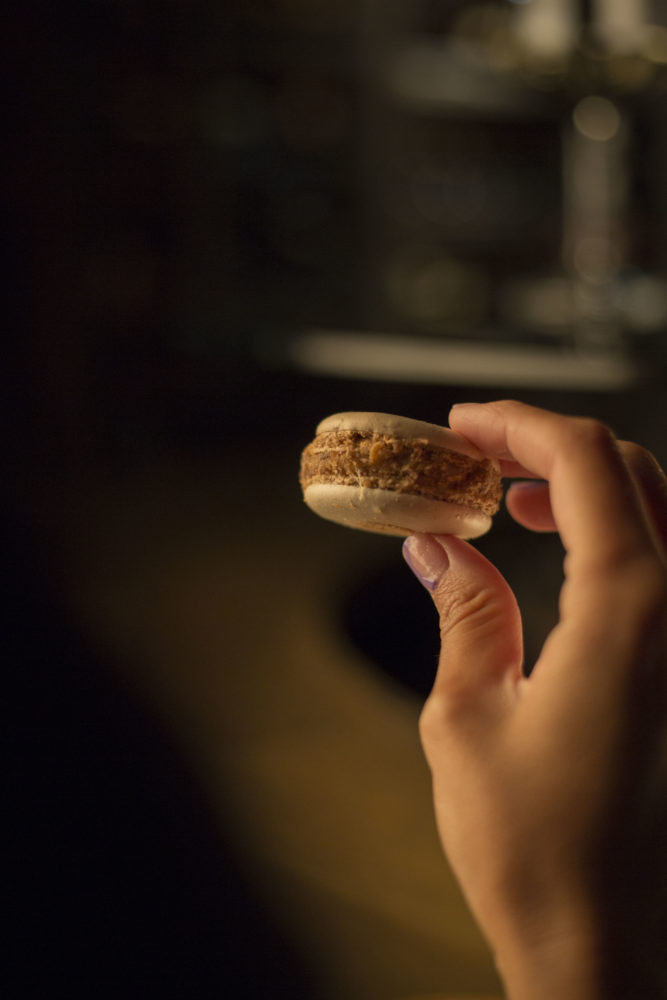 Macaron-Azafran-667x1000 - "La estrella (Michelin) me abrió puertas para contar lo que está pasando en Mendoza", Sebastián Weigandt