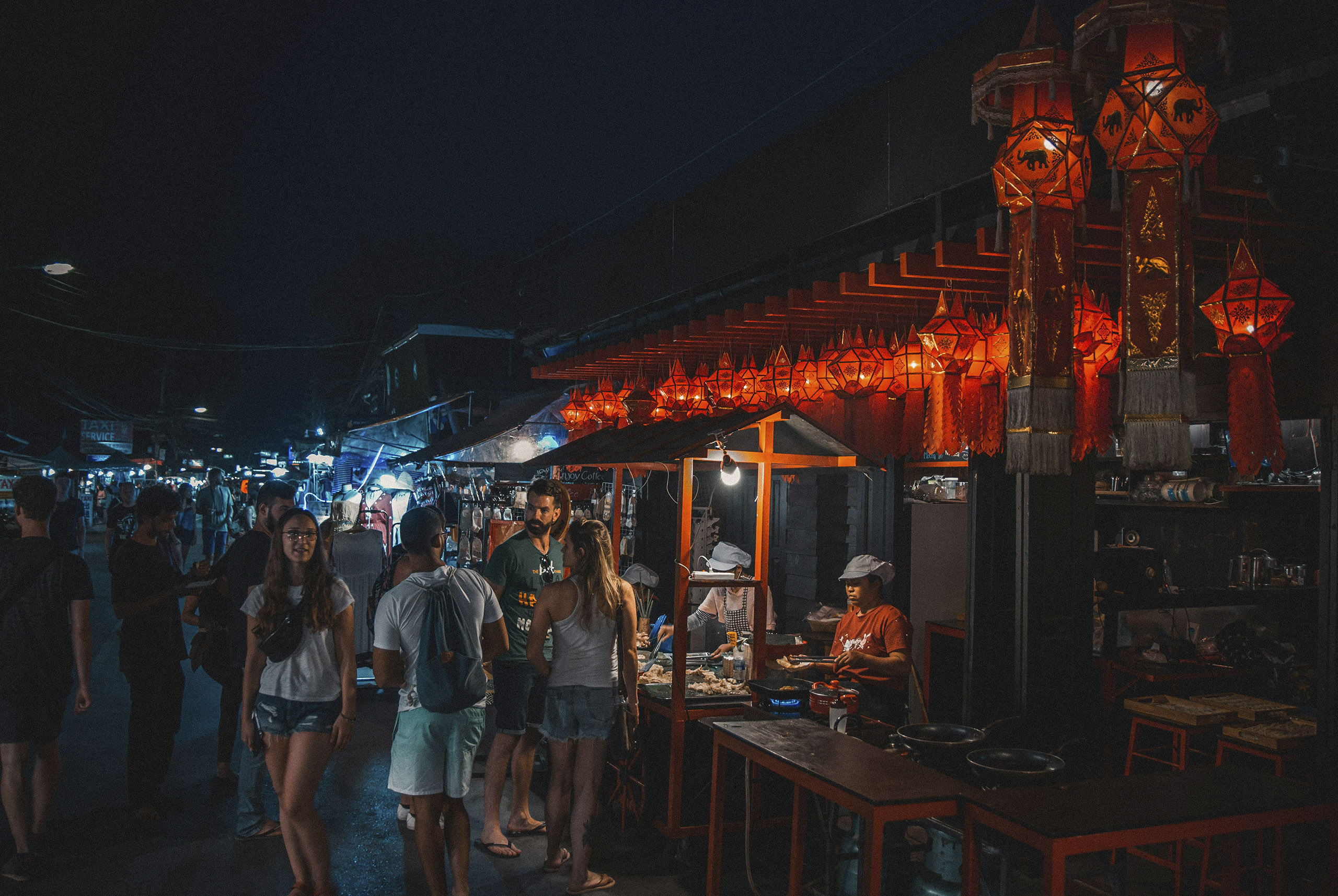 Los curiosos mercados nocturnos de Nueva York con ricas comidas y música en vivo: en dónde están