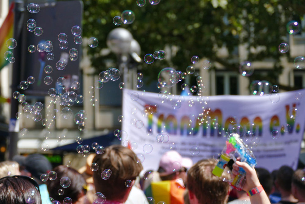Orgullo-1000x670 - Disneyland Paris celebra el Orgullo 2024: qué planes habrá y cuánto sale la entrada ese día especial