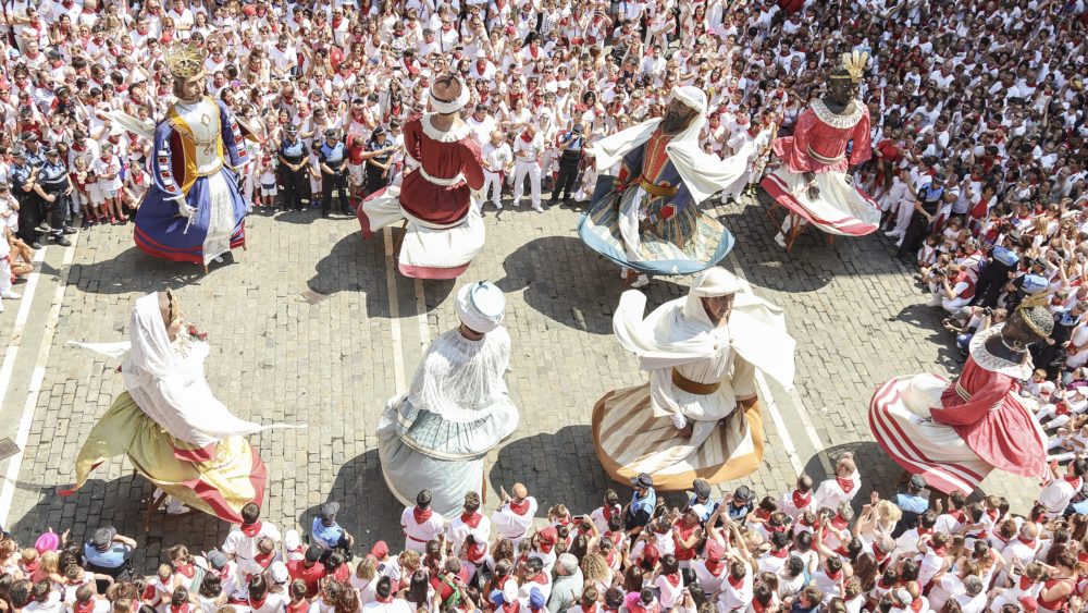 San-fermin_wikimedia_commons_francisvaquero9-1000x563 - Qué no debes perderte de San Fermín 2024: todas las actividades y ritos tradicionales para disfrutar al máximo los Sanfermines