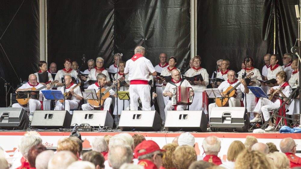 San_Fermin_wikimedia_commons_francisvaquero4-1000x563 - Dónde se ve mejor el encierro de San Fermín y qué actividades se pueden hacer