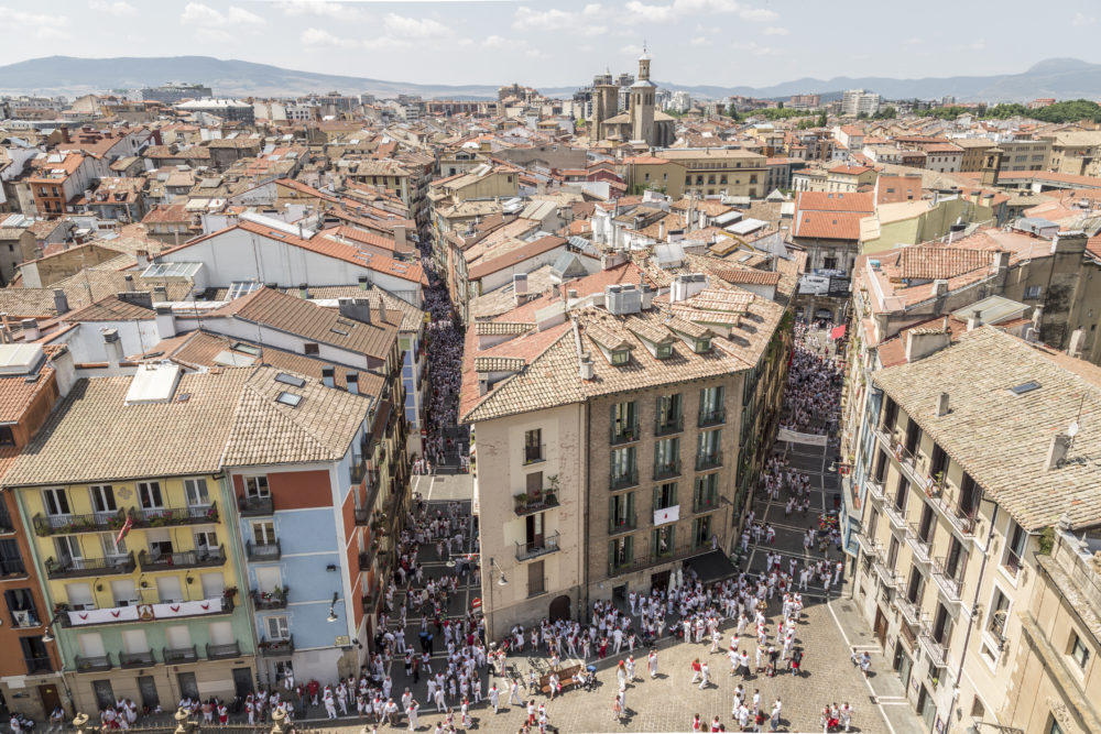 Sanfermines_2018_43839655551-1000x667 - Las ubicaciones de los balcones de San Fermín y qué incluye el precio de la entrada