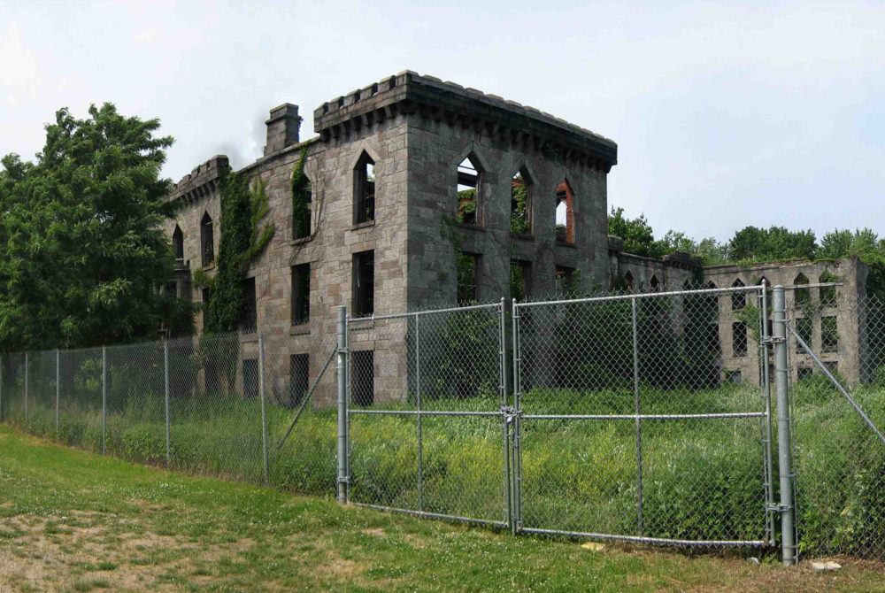 Smallpox-1000x670 - El curioso hospital abandonado en Nueva York que pocos visitan y tiene una historia intrigante