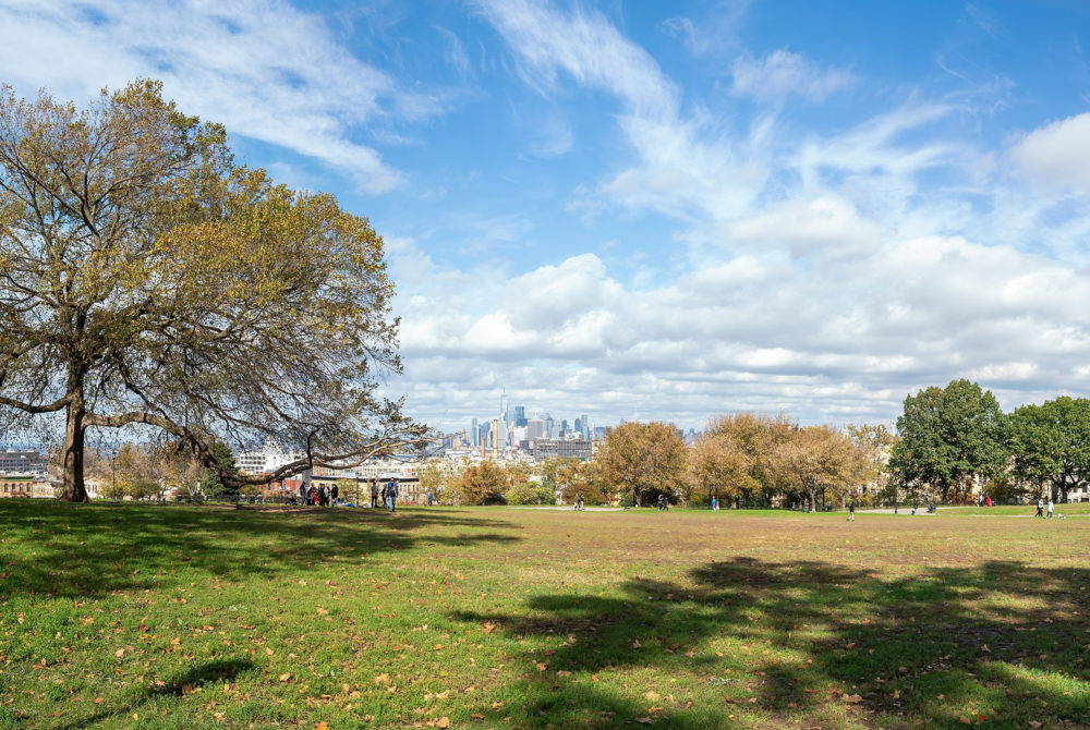 Sunset-Park-1000x670 - El parque de Nueva York con una alucinante vista de Manhattan en la puesta del sol que pocos turistas conocen y es el secreto mejor guardado de los neoyorquinos