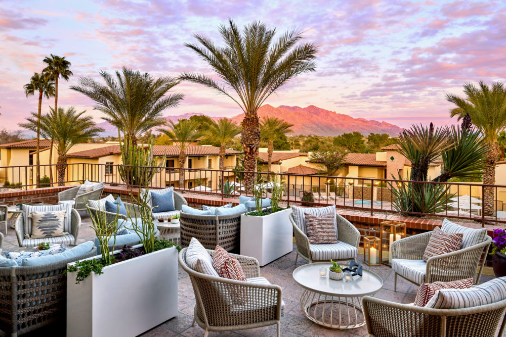 TUSNTL-Omni_Tucson_National_Resort-2022-peak_patio_terrace-1000x667 - Arizona de lujo por $25,000 Dlls: Omni Scottsdale Resort & Spa y Omni Tucson NationalResort