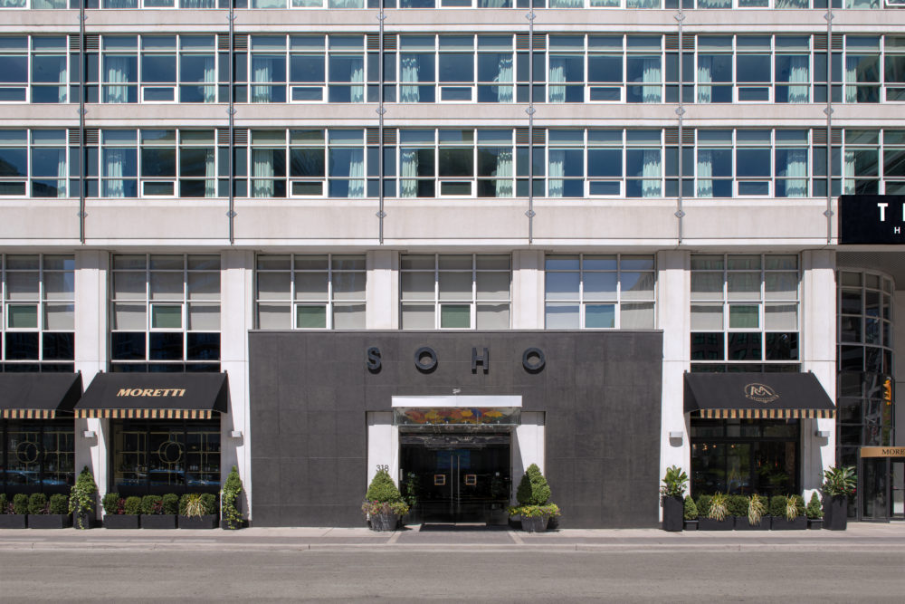 The-Soho-Hotel-C-Day-Front-Entrance-1000x667 - Mes del Orgullo: 5 de los mejores hoteles LGBTQ+ Friendly del mundo