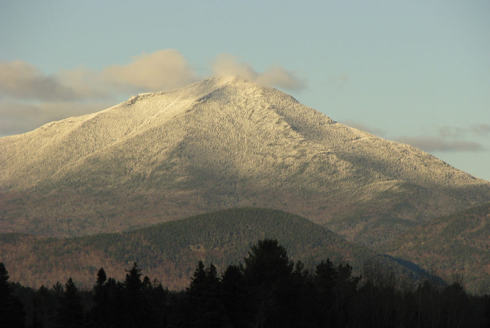 Whiteface-Mountain-1000x670 - Esta montaña a 5 horas de Nueva York tiene 94 senderos para esquiar, pistas para expertos y fue sede de los Juegos Olímpicos