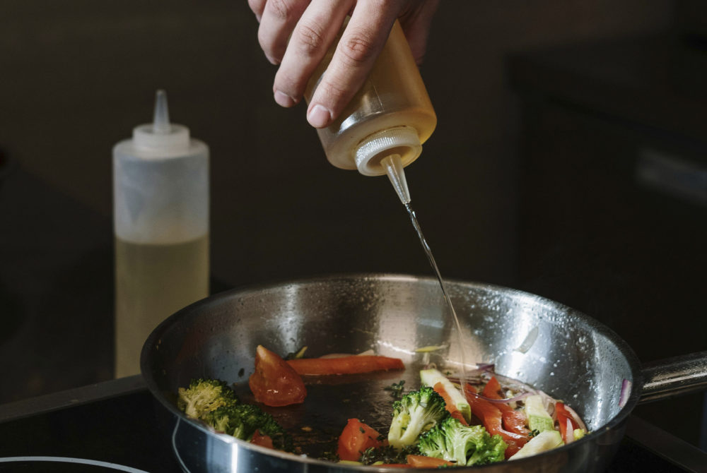 aceite-oliva-1000x670 - El restaurante con estrella Michelin enclavado en un Patrimonio de la Humanidad a 30 minutos de Jaén