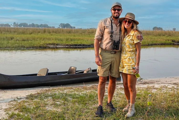 camp-okavango-botswana-canoenina-ruggiero-desertdelta0524-55d04975dcaa48759a2c506dc58bd0da - Esta empresa de safaris tiene 9 campamentos con todo incluido que te permiten ver lo mejor de Botswana a pie, en barco y en jeep