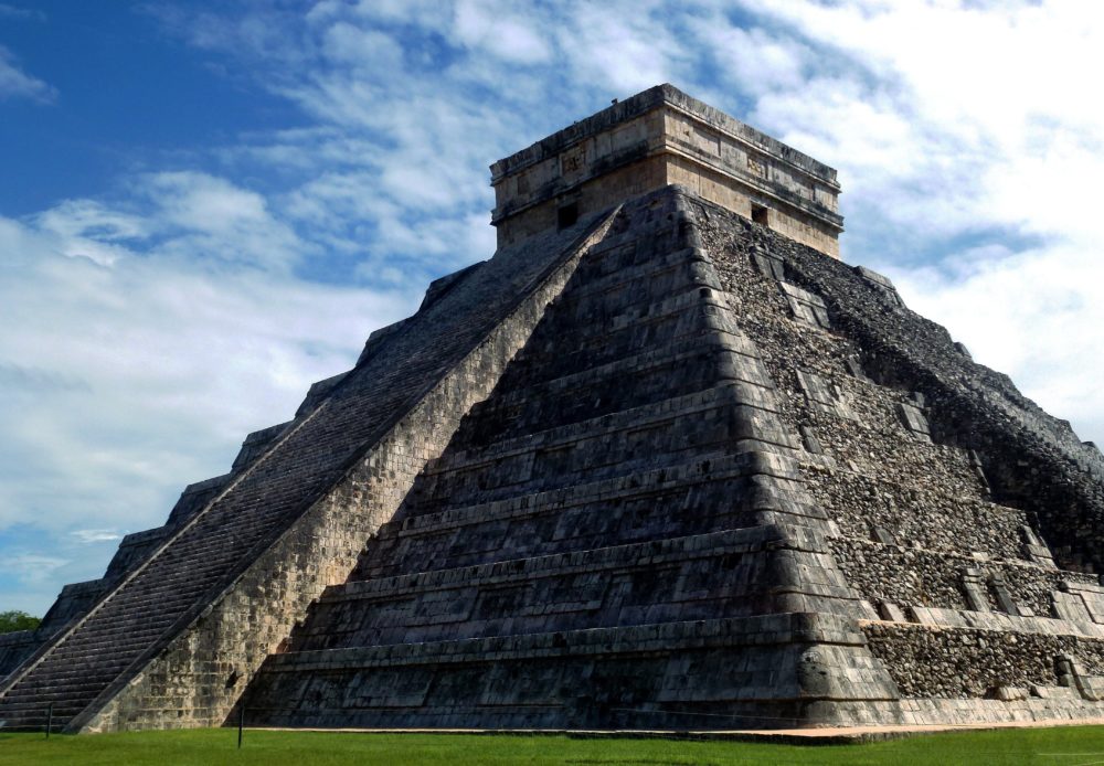 chichen-itza-pixabay-2-1000x694 - Pirámides en México: dónde están y cómo visitarlas