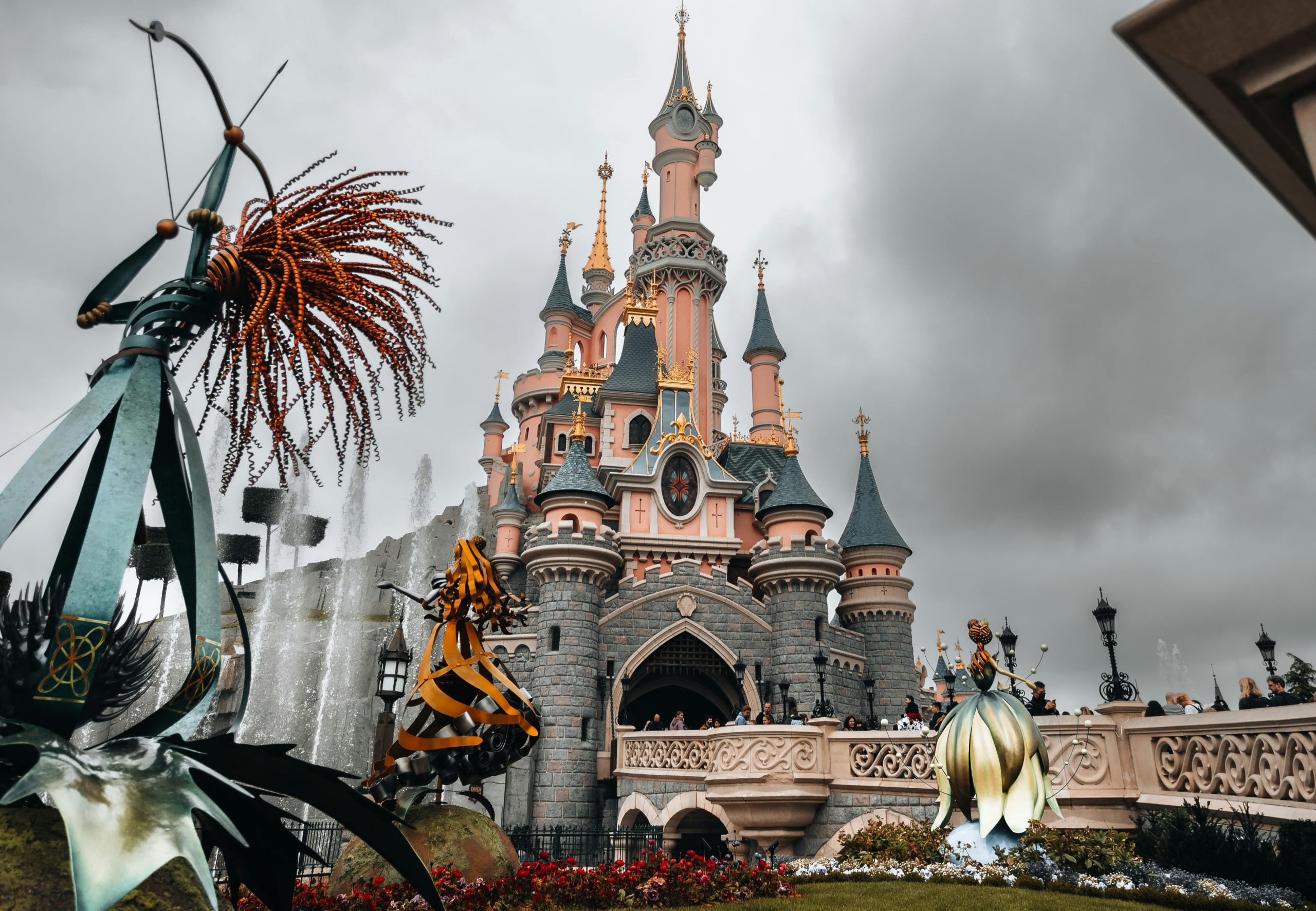 Cuántos parques hay en Disneyland Paris