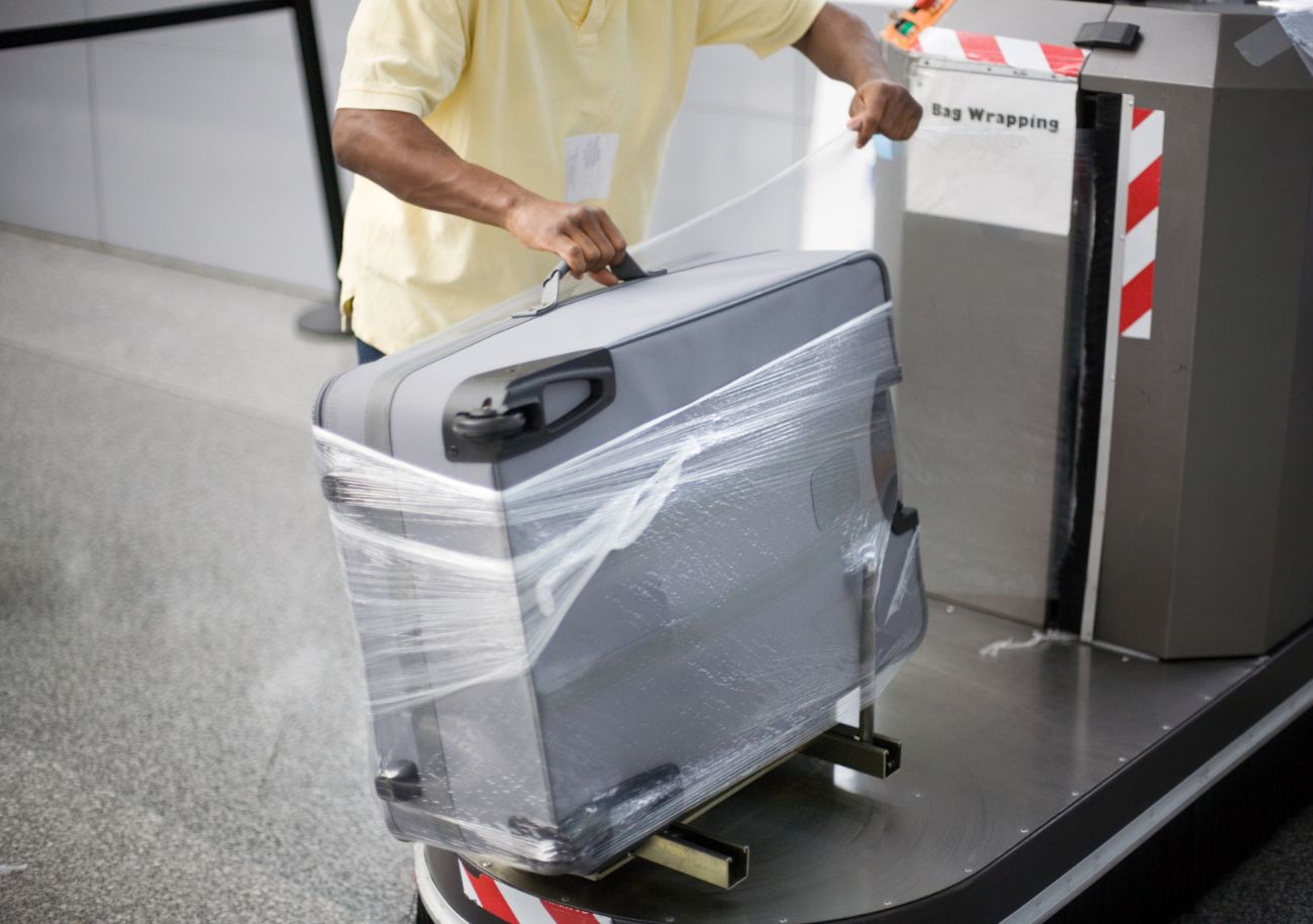 ¿Envolver tu equipaje lo hace más seguro?