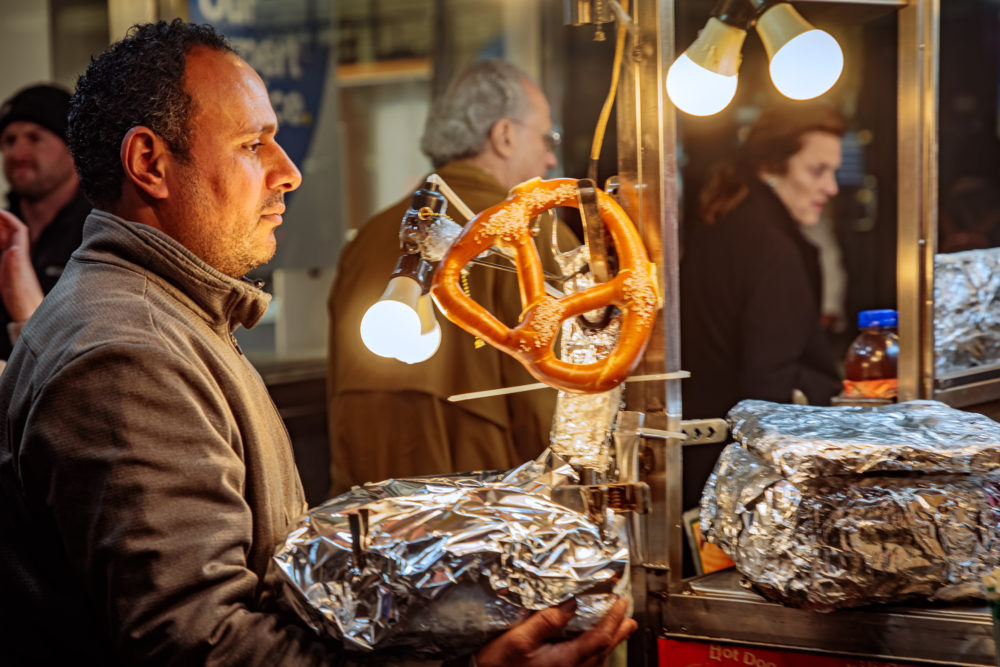 iStock-1199731346-1000x667 - Los curiosos mercados nocturnos de Nueva York con ricas comidas y música en vivo: en dónde están