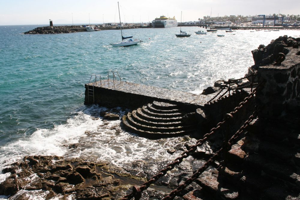 playa-blanca-lanzarote_wikimedia_commons_Frank-Vincentz2-1000x667 - Es uno de los pocos museos submarinos del mundo, está en España y debes bucear para conocerlo