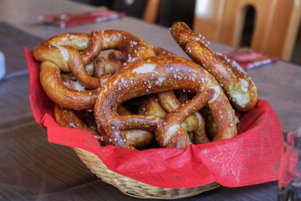 pretzel-pixabay-1000x667 - Las comidas que debes probar sí o sí en tu visita a Nueva York