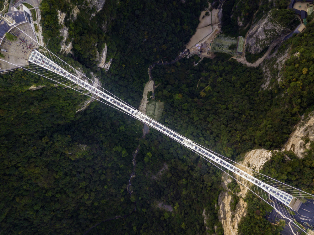 puente_de_cristal_Zhangjiajie-1000x750 - Puentes de cristal y otros miradores con vistas increíbles