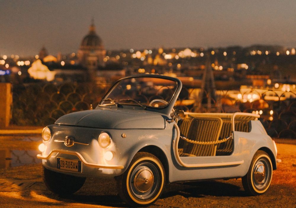 Hotel de la Ville: descubre Roma con estilo en un auto vintage